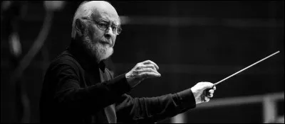 Quel est le nom du compositeur de légende à l'origine de la musique des films ''Star Wars'', ''Jurassic Park'' ou encore du thème principal de ''Harry Potter'' ?