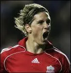 Convoit par les plus grands clubs europens, il volue  la pointe de l'attaque de Liverpool (2010), c'est Fernando Torres surnomm aussi