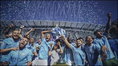 Les trois dernières éditions de la Premier League ont toutes étés remportées par le club de Manchester City.