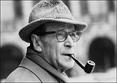 Qui est cet écrivain, auteur du roman policier ''Le Nègre'' ?