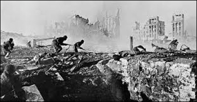 Histoire : quand a eu lieu la bataille de Stalingrad ?