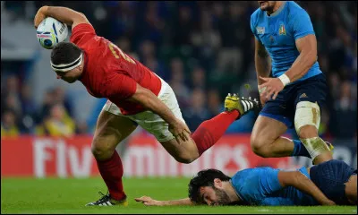 Qui fut le premier adversaire des Bleus ?