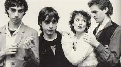 Comment serait la lune d'après une chanson du groupe Téléphone ?