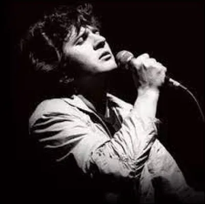 Complétez les paroles de Daniel Balavoine : "Ça m'fait pas peur, c'est mon fils, ma bataille/ Fallait pas qu'elle s'en aille, ho ho ho/ Oh j'vais tout casser si vous touchez...