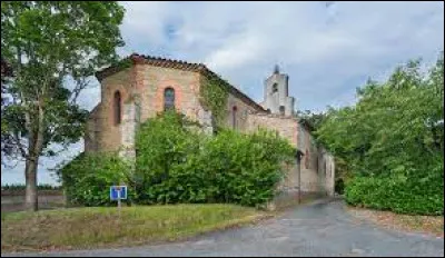 Pour finir, je vous attends dans le Lauragais, devant l'église Saint-Saturnin, à Villeneuve-lès-Lavaur. Village de l'arrondissement de Castres, il se situe dans le département ...