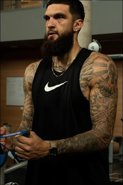 Qui est ce Vincent, joueur international français de basket-ball, vainqueur de l'Euroligue en 2023 avec le Real de Madrid ?