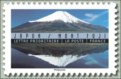 Symbole religieux pour les shintoïstes et les bouddhistes - à la rencontre de 3 plaques tectoniques (pacifique, eurasienne et philippine) - le Fuji-san est un stratovolcan actif : de quand date sa dernière éruption ?