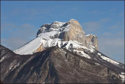 Où est située la Dent de Crolles, montagne du massif de la Chartreuse ?