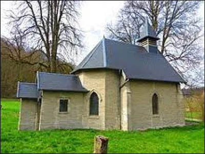 Vous avez sur cette image la chapelle Saint-Christophe, à Reffroy. Petit vilage de 75 habitants, dans l'arrondissement de Commercy, il se situe ...