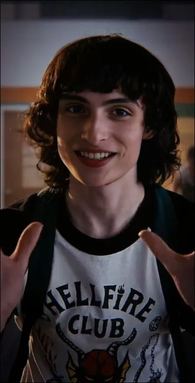 Combien Mike a-t-il de sur(s) ?