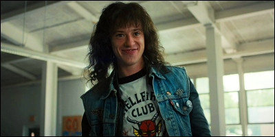 Alors que Steve, Nancy, Robin et Eddie trouvent un passage dans le lac pour se rendre dans le monde à l'envers, qui plonge en dernier ?