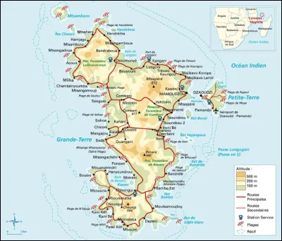 Quelle est cette île volcanique française en M, un département français situé dans l'océan Indien ?