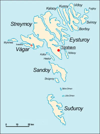 Quelle est ce groupe d'îles en F, province autonome du royaume du Danemark, situé dans l'Atlantique Nord ?