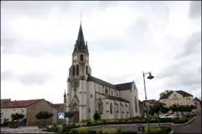 Vous avez sur cette image l'église Saint-Calixte, à Pontpierre. Village lorrain du Pays de Nied, dans l'aire d'attraction de Saint-Avold, il se situe dans le département ...