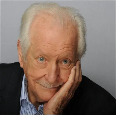 Le chanteur Pierre de Maere et l'écrivain Pierre Bellemare ont un lien de parenté.