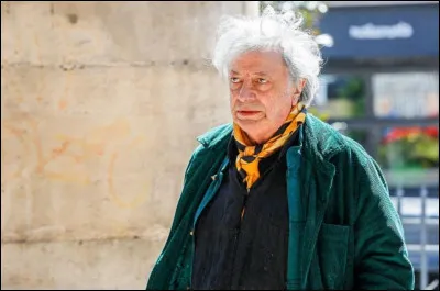 Hervé Vilard est un chanteur français.