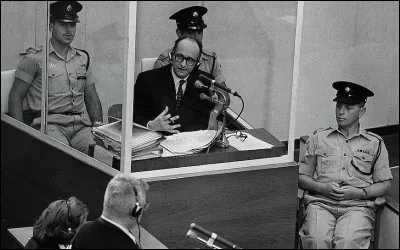 Qui a assisté au procès du nazi Eichmann pour en faire un traité de philosophie intitulé "Eichman à Jérusalem" ?