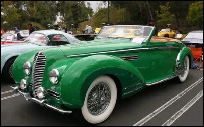 Quelle est cette voiture française de prestige ?