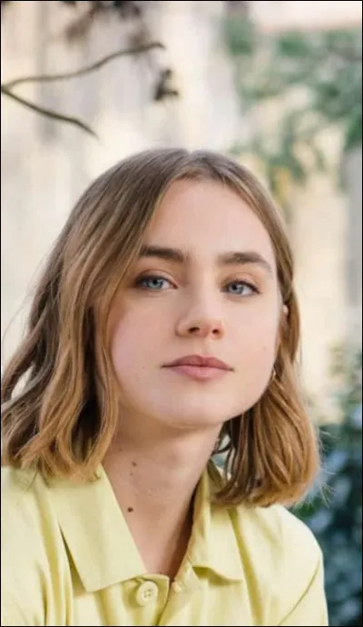 Comment s'appelle le personnage principal féminin ?