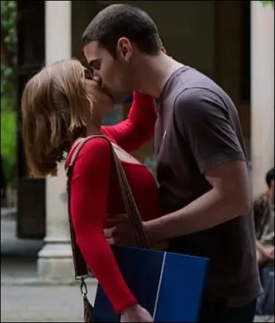 Grâce à quoi leur histoire a-t-elle commencée ?