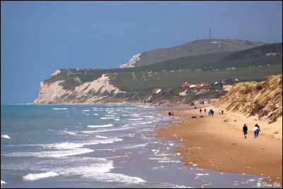 En 1347, six bourgeois d'une ville assiégée se rendirent aux Anglais pour épargner la population. Dans quelle ville cet épisode eut-il lieu ?