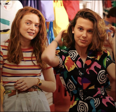 Avec qui devient-elle amie pendant la saison 3 ?