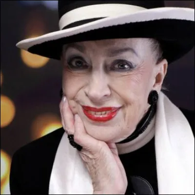 Geneviève de Fontenay est son vrai nom de naissance.