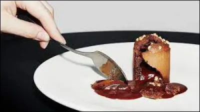 Gastronomie : Quel chef a inventé le moelleux au chocolat ?