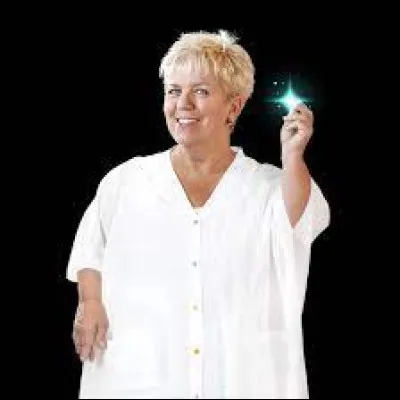 Médias et Divertissements : Avec quelle autre série française, "Joséphine, ange gardien" a-t-elle fait un crossover ?