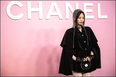 Jennie devient égérie pour la marque Chanel en...