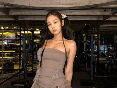 Elle fait ses débuts comme actrice en...