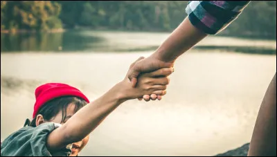 Aimes-tu aider des inconnus ?