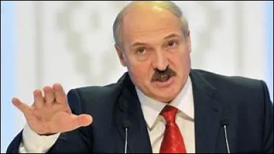 Pour quel journal d'opposition Veronika Tcherkassova travaillait-elle ?