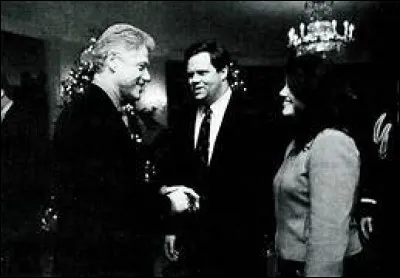 Avec quelle chanteuse Bill Clinton avait-il eu une longue relation auparavant ?