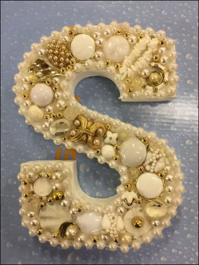 Suisse : Je ne vous rapporte pas des chocolats, mais un fameux "couteau suisse". Quelle différence entre ce couteau prestigieux et les autres couteaux ?