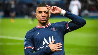 À combien Kylian Mbappé est-il évalué dans les marchés de transferts 2023 ?
