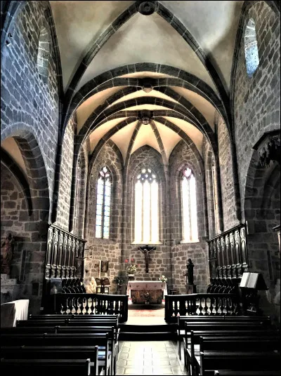 Dans la religion catholique, il est de tradition de faire une messe de requiem. Pour quel événement ?