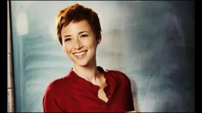 Quelle matière enseignait le personnage de Karine Vanasse (Maxim Bouchard), dans l'émission "30 vies" ?