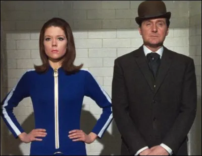 Complétez le titre dans la série britannique ''Chapeau melon et bottes de...''.