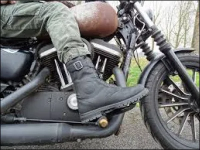 Les bottes de moto homologuées sont-elles obligatoires aux yeux de la réglementation ?