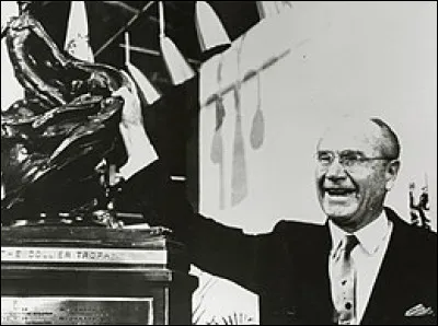 Qui était ce James (1899-1982), pionnier américain de l'aviation, fondateur du constructeur aéronautique qui porte son nom ?