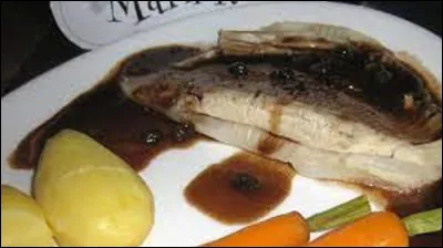 Préparation culinaire, le beurre noir est un beurre que l'on laisse colorer jusqu'à qu'il devienne foncé. Après avec quel ingrédient le mélange-t-on ?