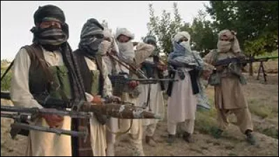 L'Afghanistan s'ouvre alors sous l'impulsion du régime de Nour Mohammad Taraki ; laquelle de ces mesures ne sera pas prise à ce moment-là ?