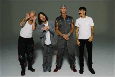 En quelle année commence le "Global Stadium Tour" de lalbum "Unlimited Love" ?