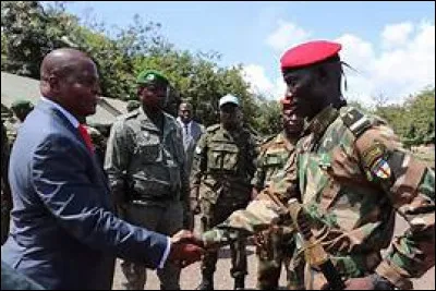 Quelle société forme, avec le groupe Wagner, des militaires des Forces Armées Centrafricaines depuis 2018 ?