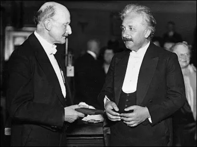 Quel philosophe a rencontré Albert Einstein en 1922, pour essayer de théoriser sa notion de la relativité du temps ?