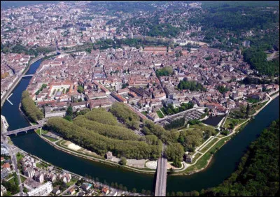 Qu'elle est la ville la plus peuplée du département du Doubs avec 118 258 habitants ?