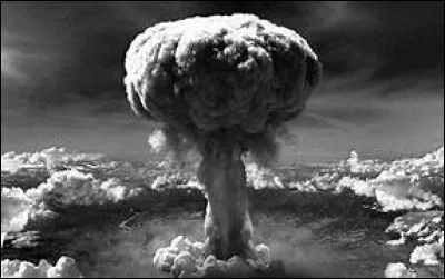 Comment la bombe à l'uranium était-elle surnommée ?
