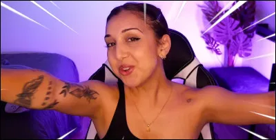 Combien a-t-elle de vidéos sur sa chaîne en août 2023 ?