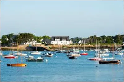 Nous faisons une petite halte en Bretagne, sur la plage de Larmor-Baden. Commune de l'aire d'attraction Vannetaise, elle se situe dans le département ...